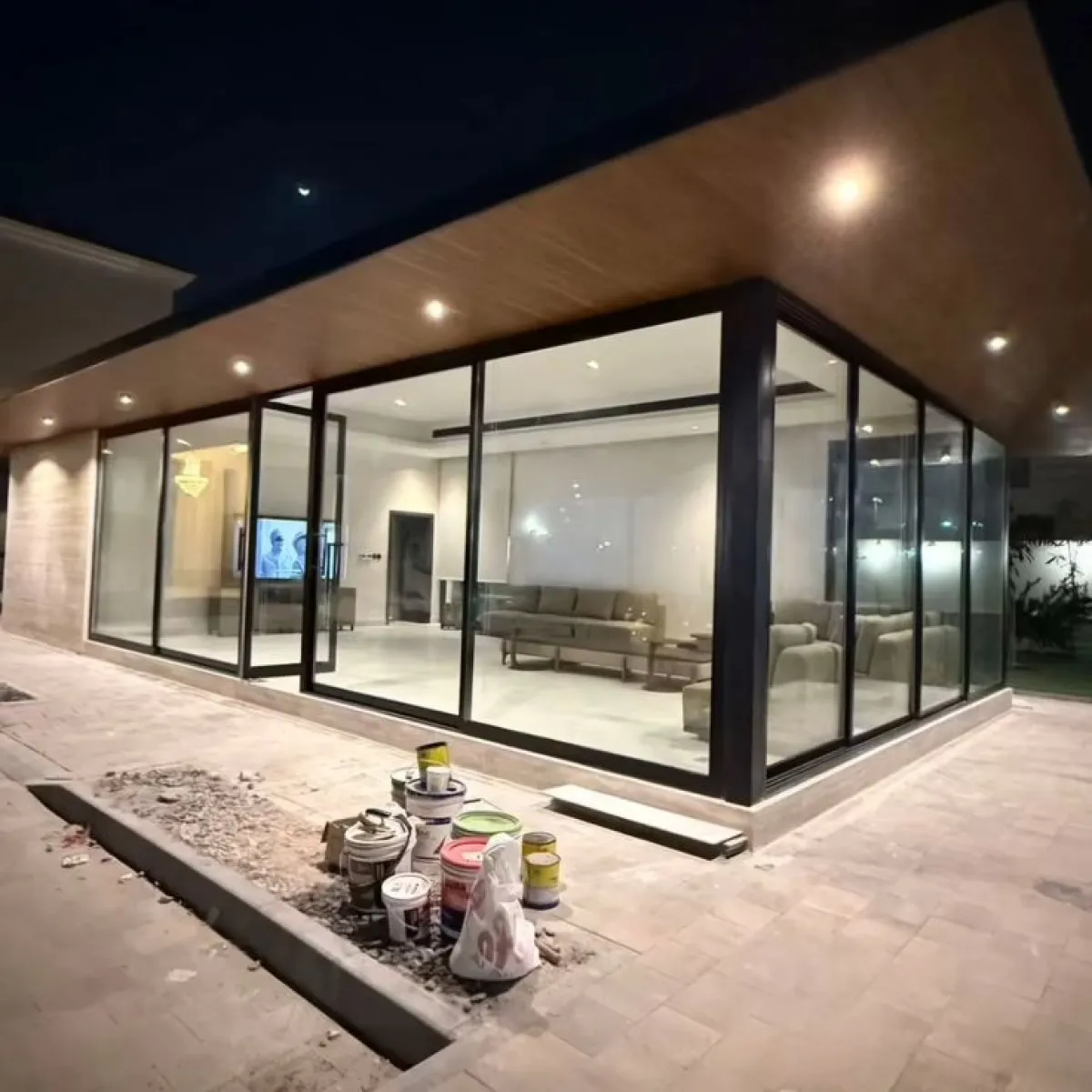 مجالس زجاجية